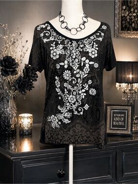 Skinny Minnie Black Short-Sleeve Top